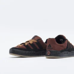 Adidas Originals - Adimatic (Pantone/Core Black/Gum3) -Mode Vêtement Magasin ADIDAS Originals Adimatic Pantone Core Black Gum3 HQ6903 5