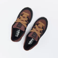 Adidas Originals - Adimatic (Pantone/Core Black/Gum3) -Mode Vêtement Magasin ADIDAS Originals Adimatic Pantone Core Black Gum3 HQ6903 7