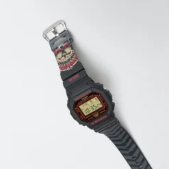 Casio G-shock -DW-5600KH-1ER Kevin Hoefler X Powell Peralta -Mode Vêtement Magasin Casio G shock DW 5600KH 1ER Kevin Hoefler x Powell Peralta2