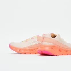 Hoka One One - Elevon II Mental Health (Shifting Sand/Camellia) -Mode Vêtement Magasin Hoka One One Elevon II Mental Health Shifting Sand Camellia 5