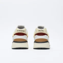 Le Coq Sportif - Dynamic R 1100 X Shoez Gallery (Sunlight) 15 Le Coq Sportif - Dynamic R 1100 X Shoez Gallery (Sunlight) -Mode Vêtement Magasin Le Coq Sportif Dynactif R 1100 x Shoez Gallery Sunlight 4