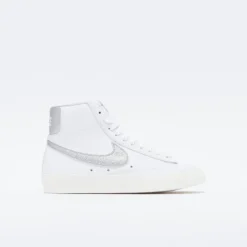 Nike - Blazer Mid 77 Essential (White/Metallic Silver)