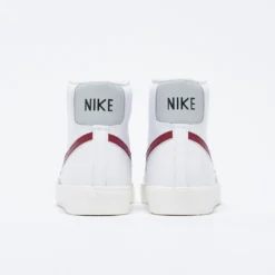 Nike - Blazer Mid 77' Vintage (White/Dark Beetroot) -Mode Vêtement Magasin Nike Blazer Mid 77 Vintage White Dark Beetroot 4