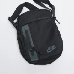 Nike - Elemental Premium Crossbody Bag (Black) -Mode Vêtement Magasin Nike Elemental Premium Crossbody Bag Black 3