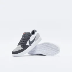 Nike SB - Force 58 (Dark Grey/Dark Grey-White-Wolf Grey) -Mode Vêtement Magasin Nike SB Force 58 Dark Grey Dark Grey White Wolf Grey 3