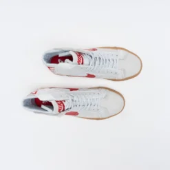 Nike SB - Zoom Blazer Mid (Summit White/University Red) -Mode Vêtement Magasin Nike SB Zoom Blazer Mid Summit White University Red 7 70257842 1602 4462 8482 73291ae3d9dc