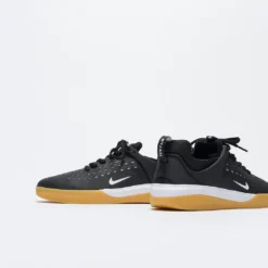 Nike SB-Zoom Nyjah 3 (Black/White-Black-Gum) -Mode Vêtement Magasin Nike SB Zoom Nyjah 3 Black White Black Gum DV7896 001 5