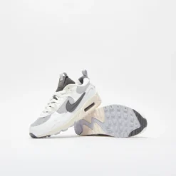 Nike - WMNS Air Max 90 Futura (Wolf Gray/Medium ASH) -Mode Vêtement Magasin Nike Wmns Air Max 90 Futura Wolf Grey Medium Ash 3