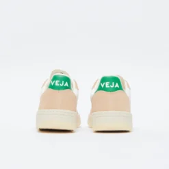 Veja - V-10 Chromefree Leather (White/Sahra/Emerald Green) -Mode Vêtement Magasin Veja V 10 Chromefree Leather White Sahra Emeraldgreen 4